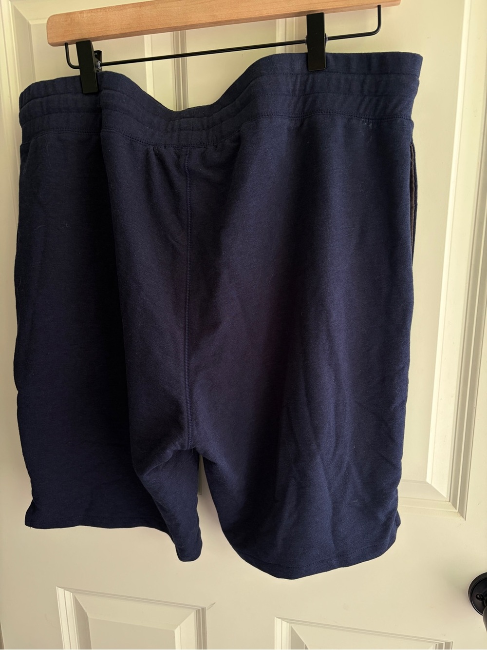 Like new Men's size L Carolina bamboo navy Pineapple Logo Knit Shorts. Soft. - Picture 3 of 11